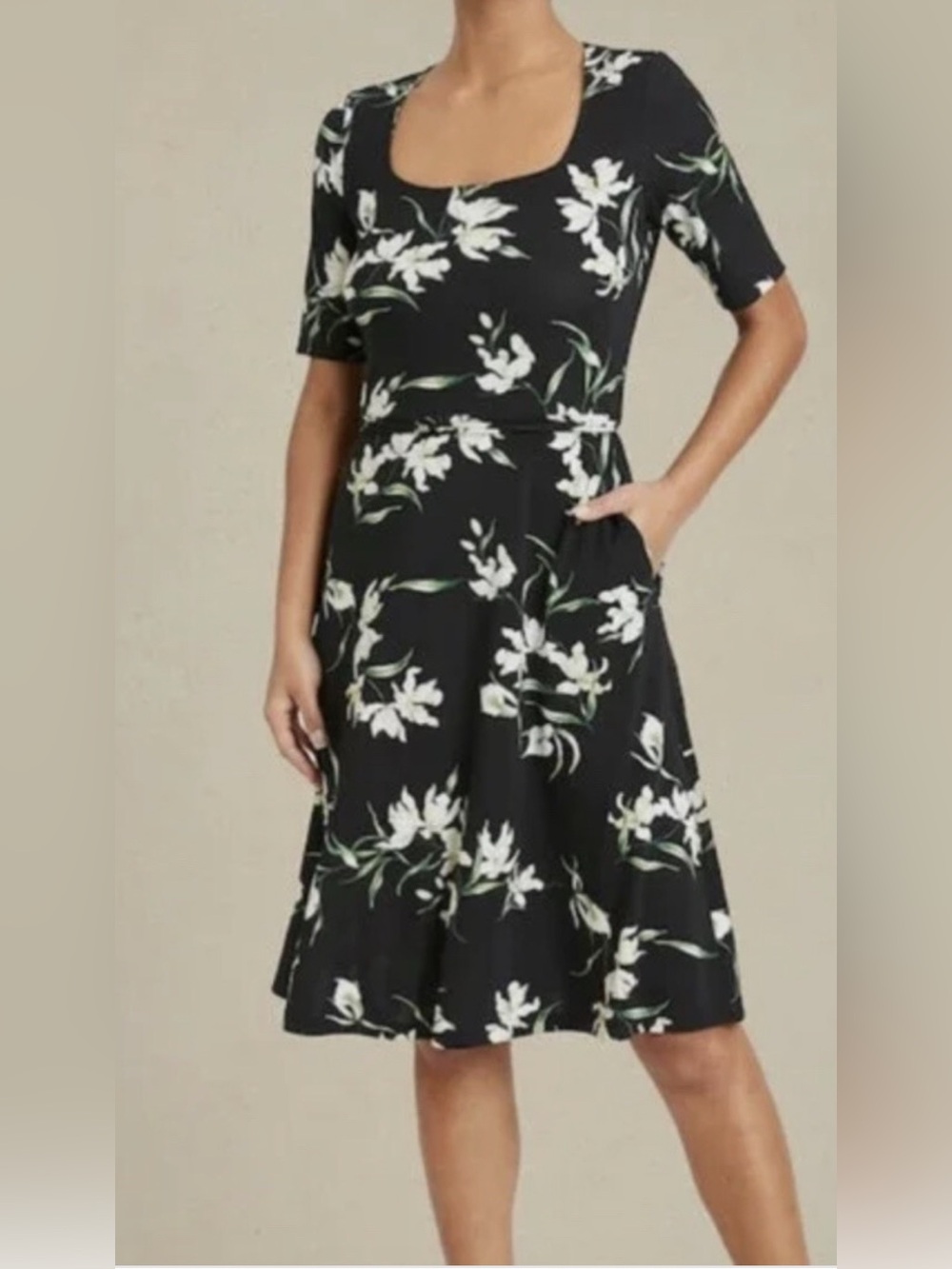 BANANA REPUBLIC SQUARE NECK BLACK FLORAL DRESS Medium NWOT